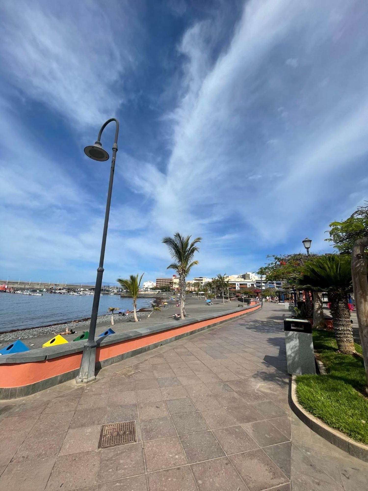 Seaside Paradise - 2 Bedroom With Ocean Views & Air Conditioning In Apartment Playa San Juan
