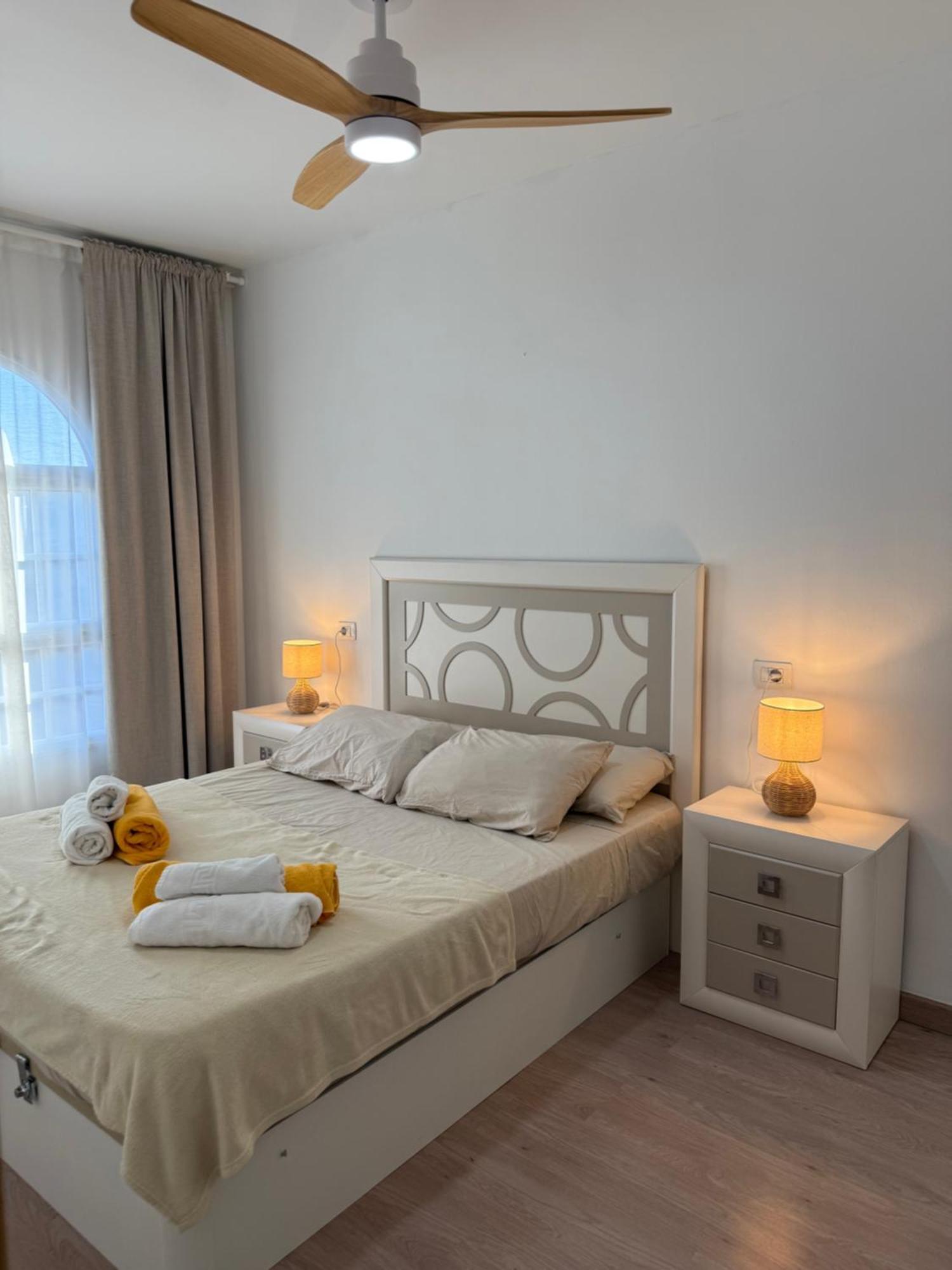 Apartment Seaside Paradise - 2 Bedroom With Ocean Views & Air Conditioning In Playa San Juan