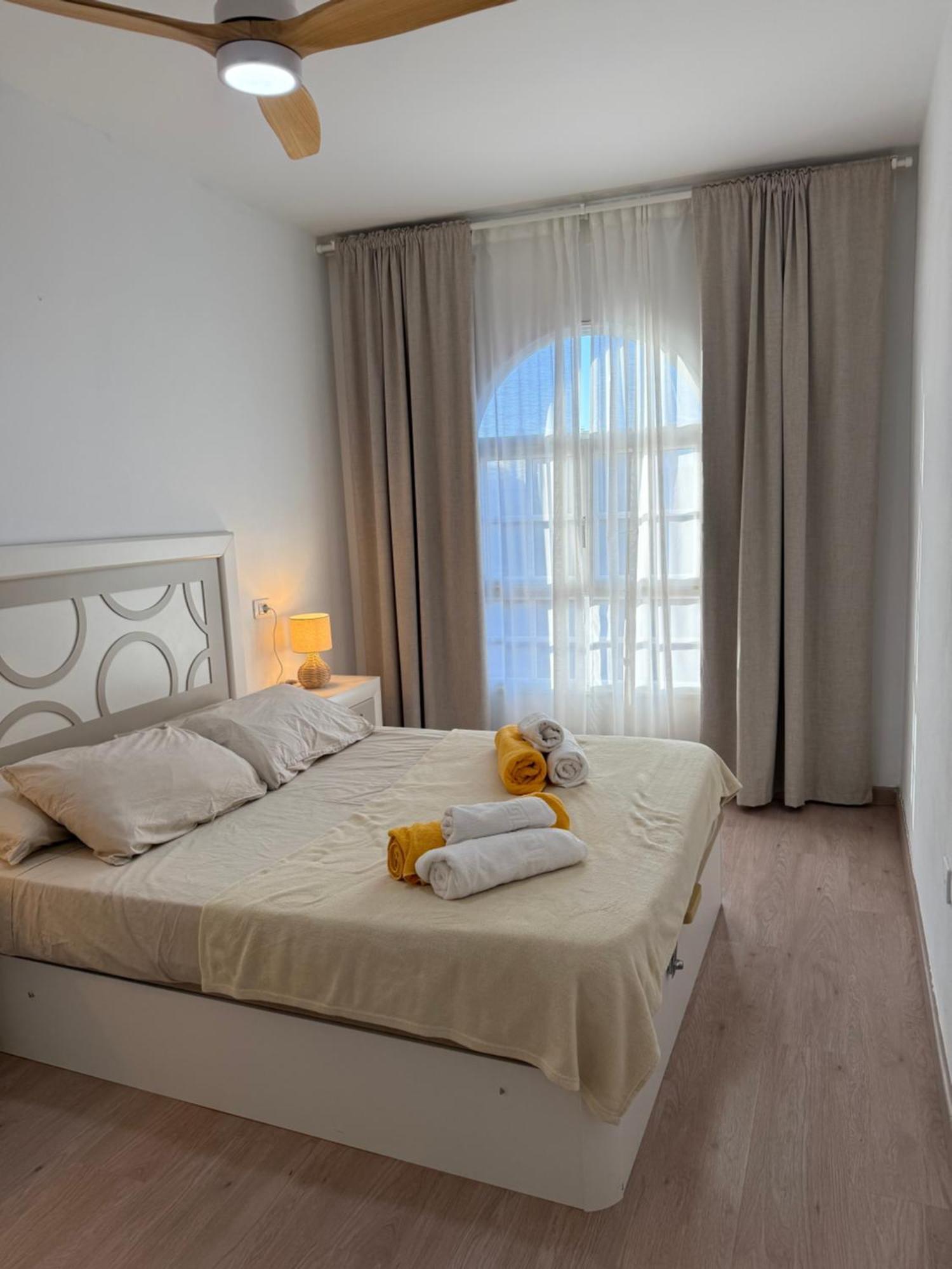 Seaside Paradise - 2 Bedroom With Ocean Views & Air Conditioning In * Playa San Juan