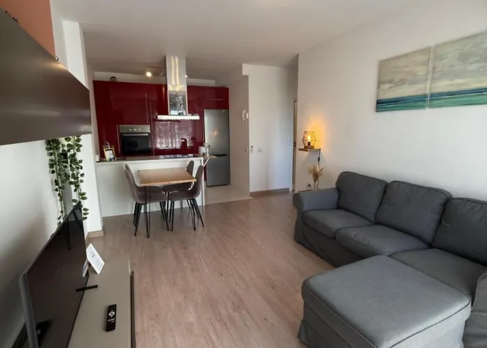 Seaside Paradise - 2 Bedroom Apartment With Ocean Views & Air Conditioning In Playa San Juan