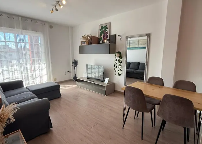 Seaside Paradise - 2 Bedroom Apartment With Ocean Views & Air Conditioning In Playa San Juan