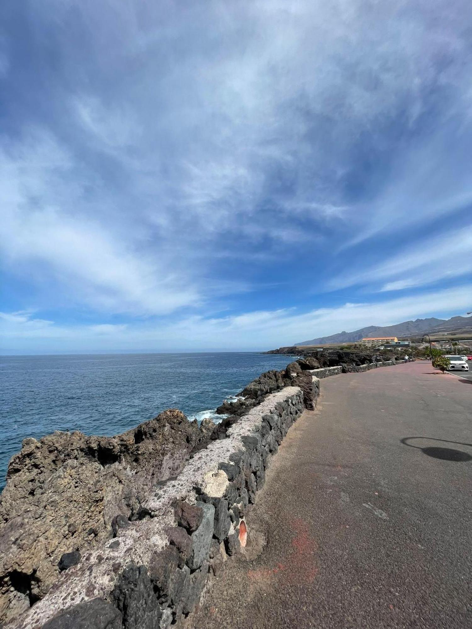 Seaside Paradise - 2 Bedroom With Ocean Views & Air Conditioning In * Playa de San Juan (Tenerife)